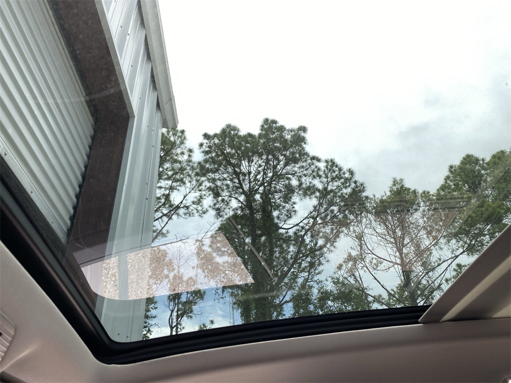 2025 Volkswagen Atlas Peak Edition SE photo 30
