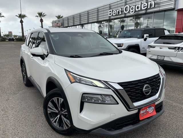 2021 Nissan Rogue SV's photo
