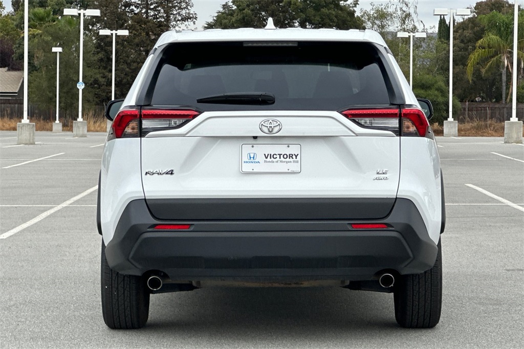 2024 Toyota RAV4 LE photo 3