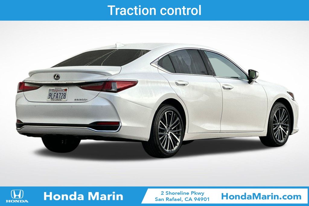2024 Lexus ES 300h Premium photo 2
