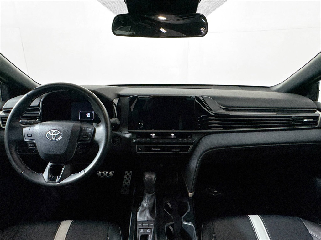 2025 Toyota Camry SE photo 15