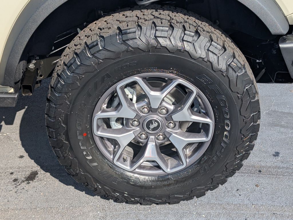 2025 Ford Bronco Badlands photo 15