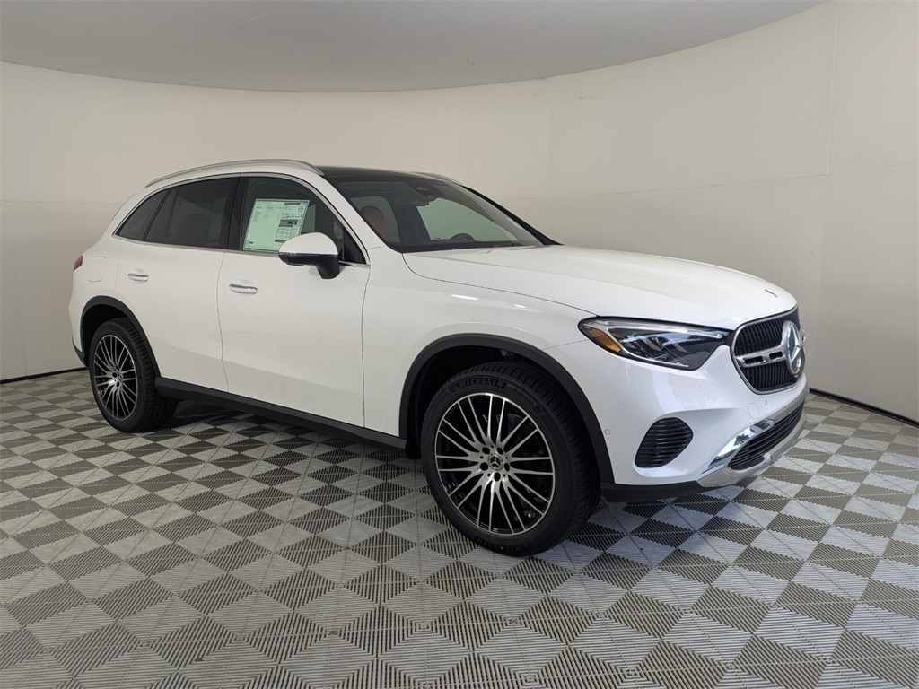 2026 Mercedes-Benz GLC Base's photo