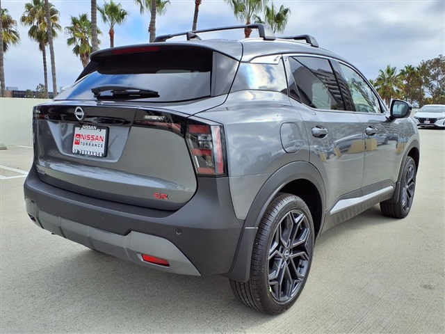 2026 Nissan Kicks SR photo 4