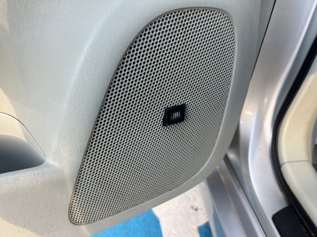 2011 Toyota Prius Three photo 13