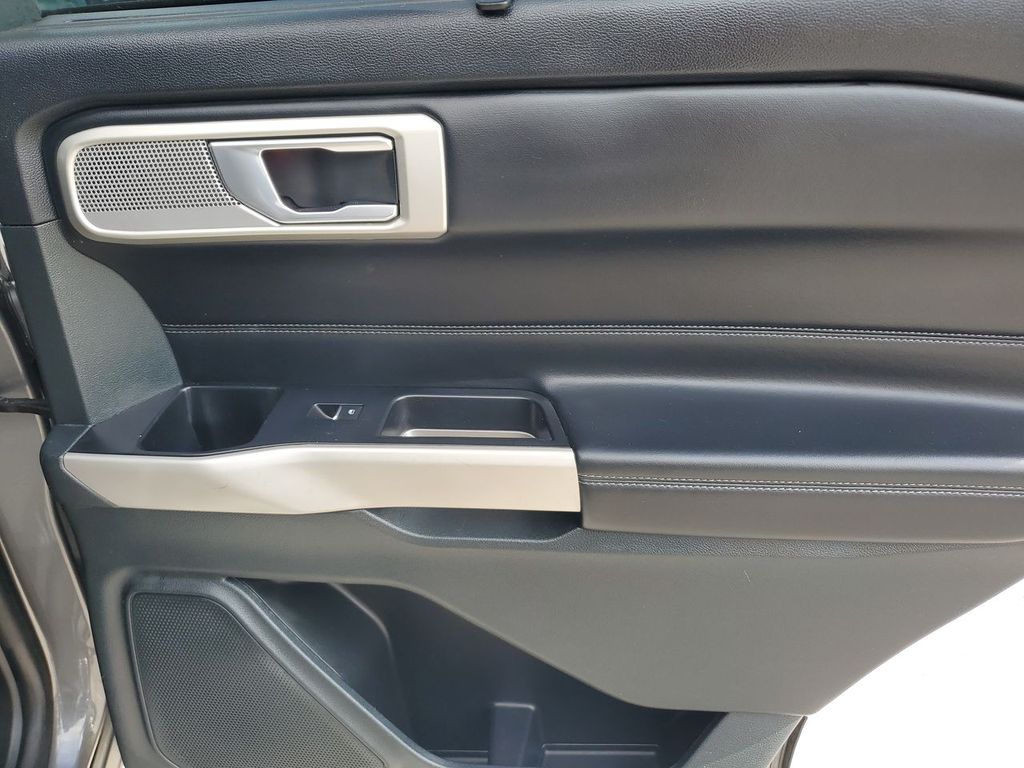 2023 Ford Explorer Limited photo 39