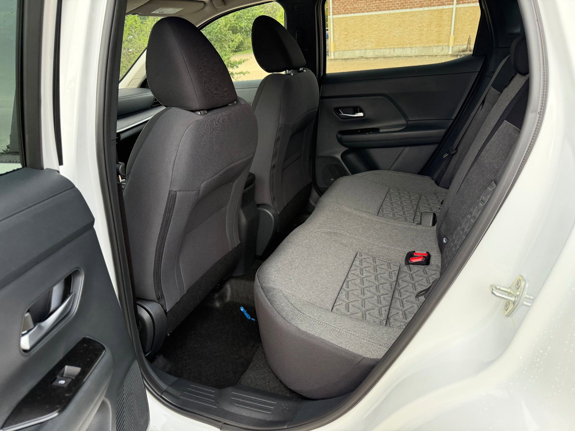 2026 Nissan Kicks SV photo 8