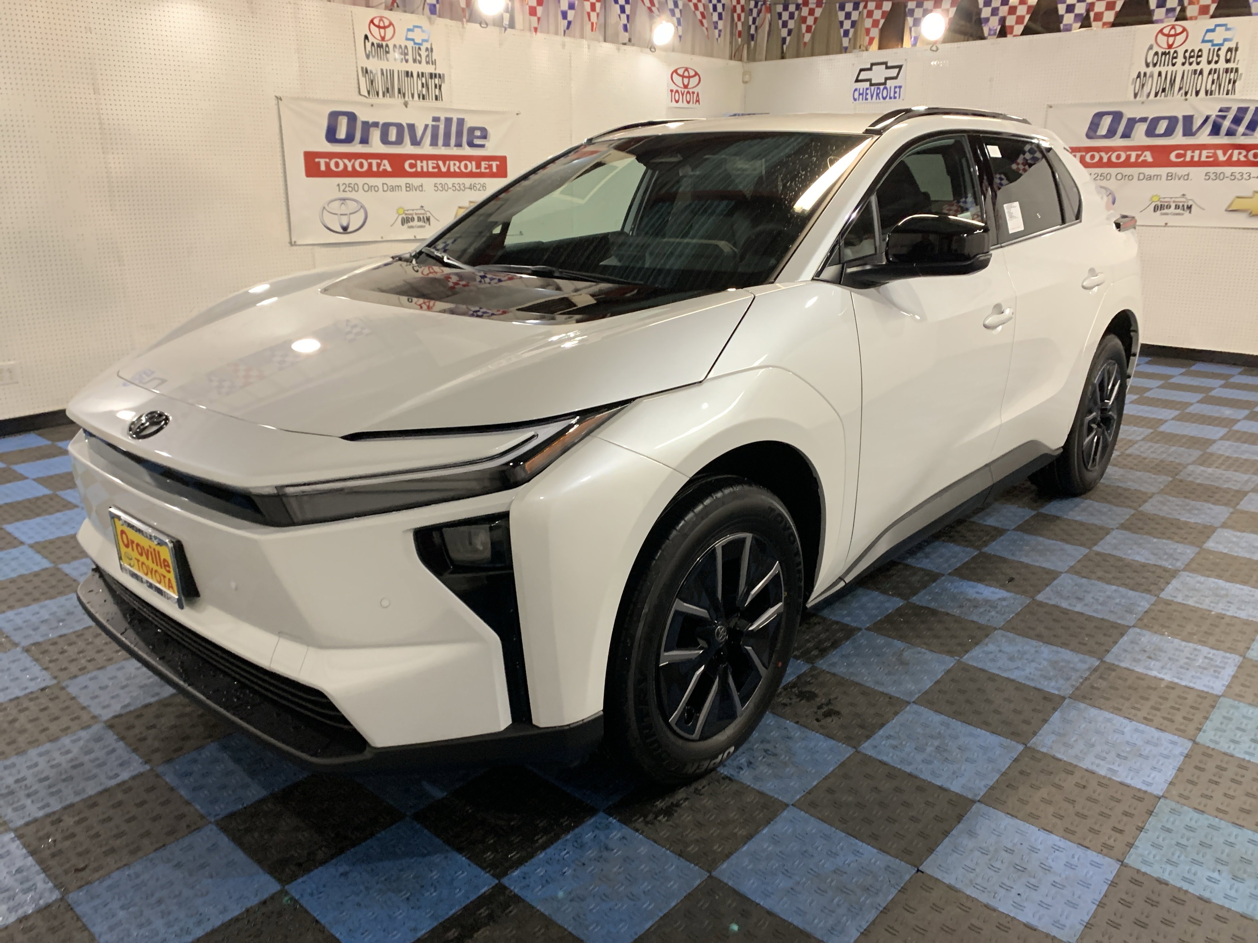 2026 Toyota bZ XLE's photo