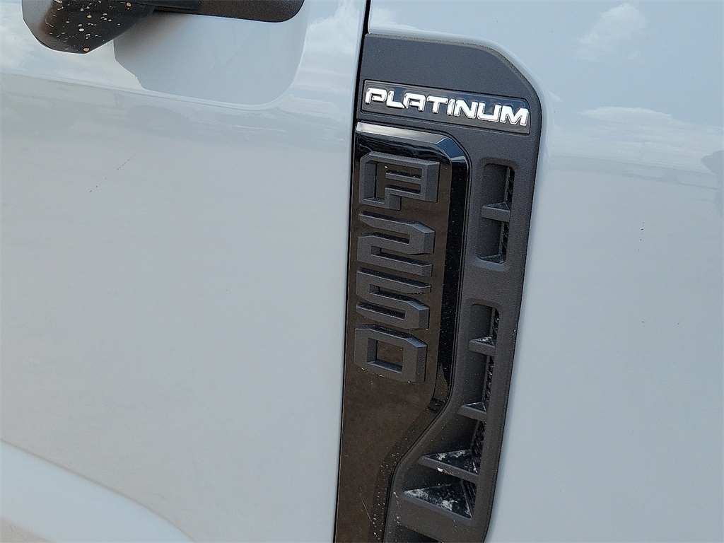 2025 Ford F-250 photo 13