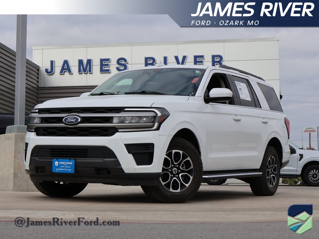 2023 Ford Expedition XLT's photo