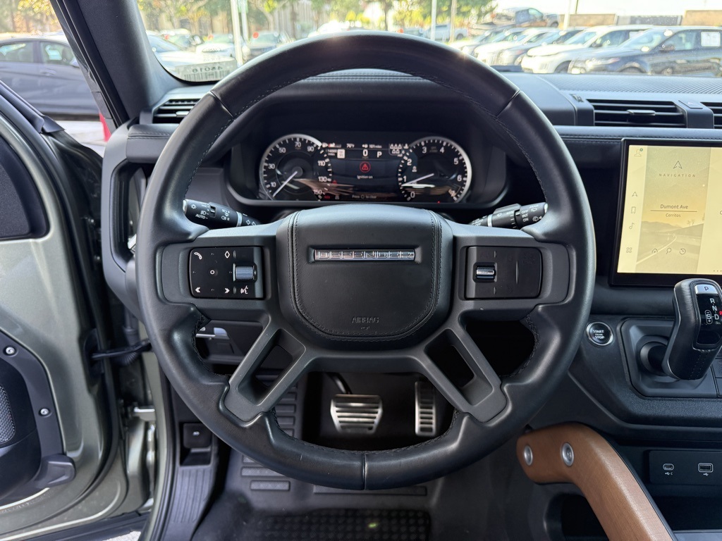 2023 Land Rover Defender 110 photo 15