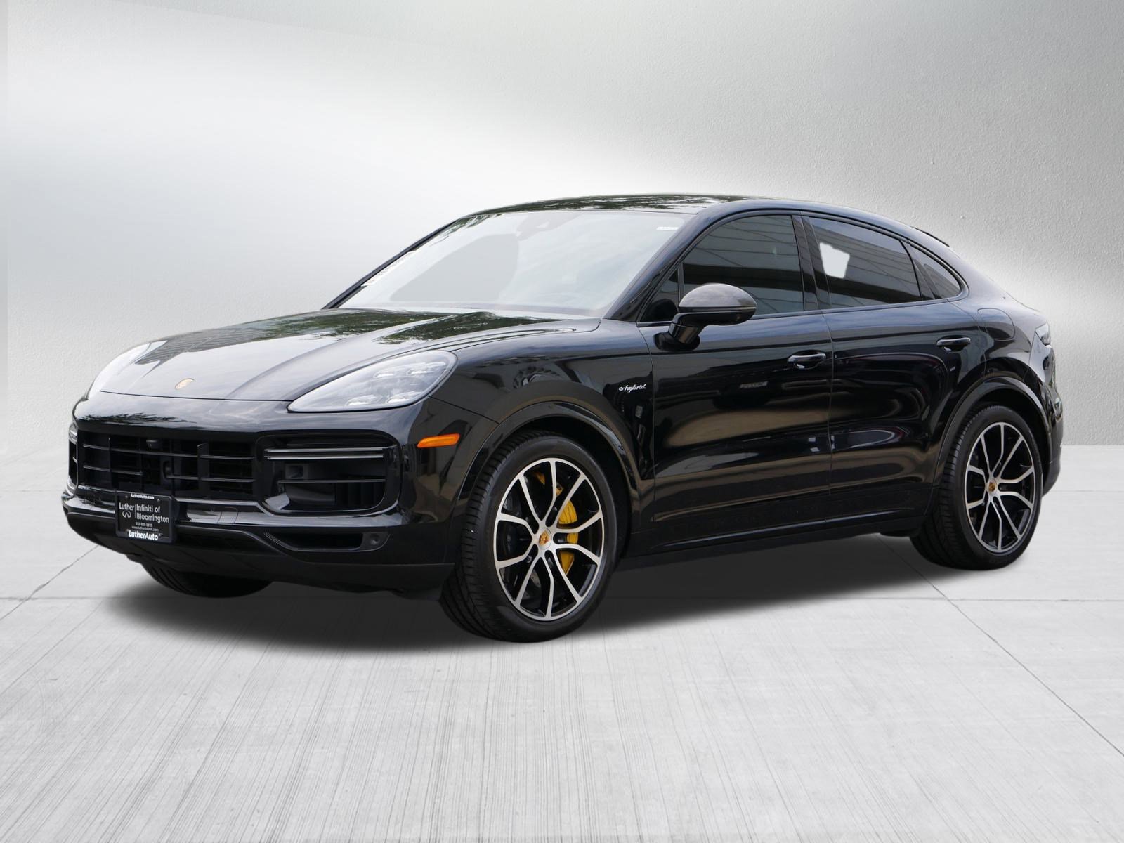 2020 Porsche Cayenne Turbo S E-Hybrid Coupe photo 3