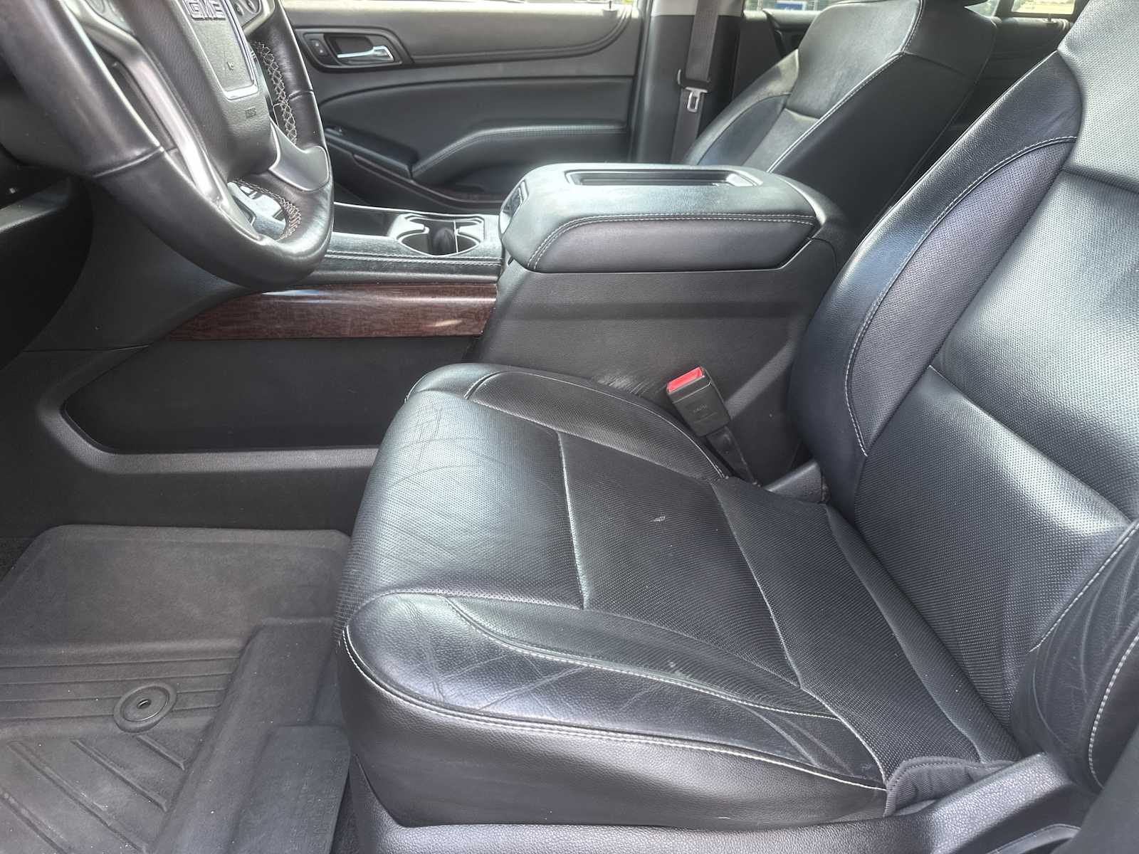 2017 Gmc Yukon SLT photo 21