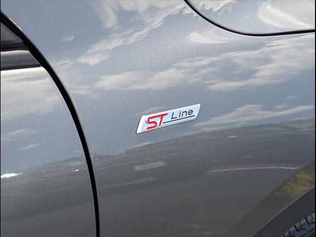 2025 Ford Escape Hybrid ST-Line photo 13