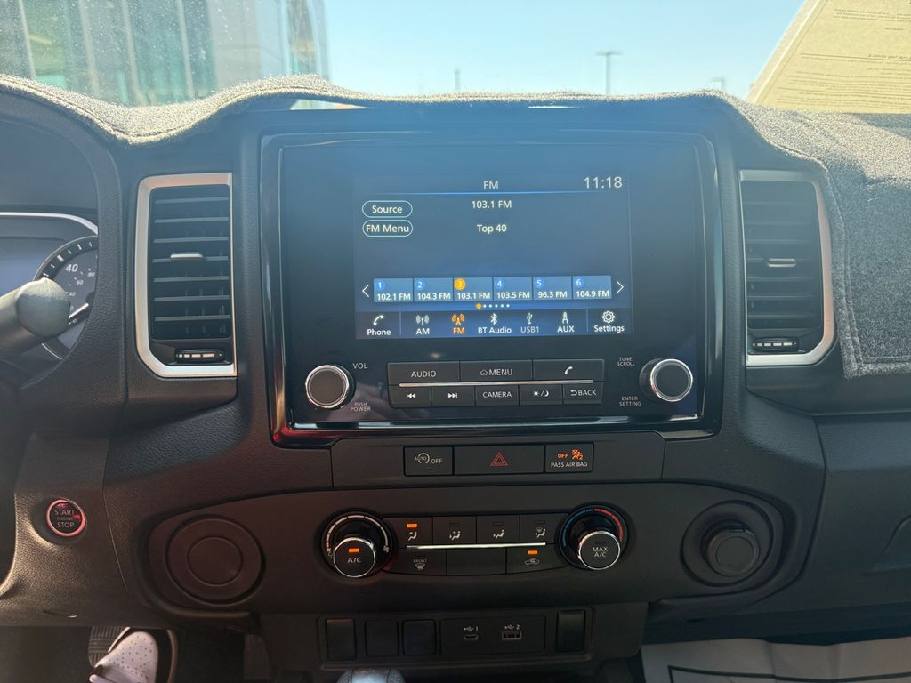 2024 Nissan Frontier SV photo 9