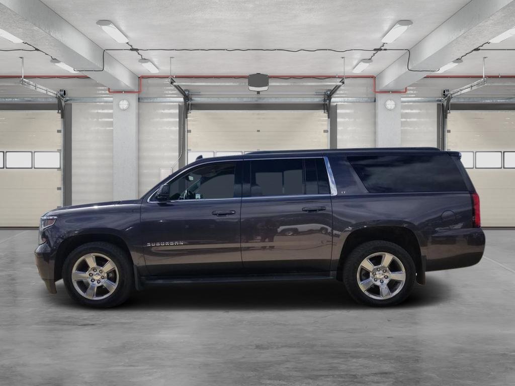 2017 Chevrolet Suburban LT photo 3