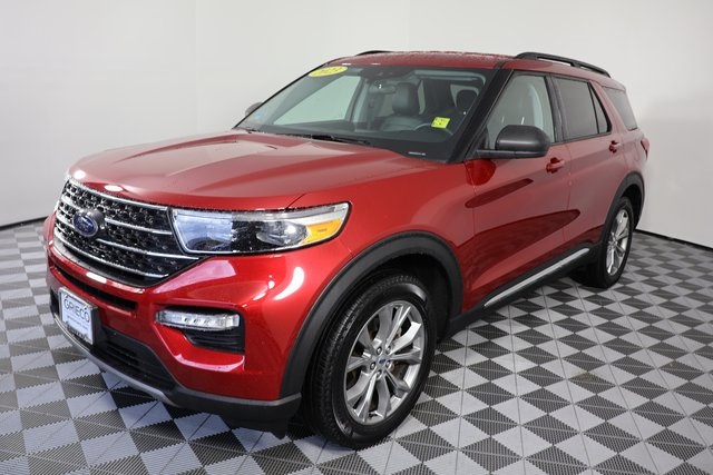 2023 Ford Explorer XLT photo 3