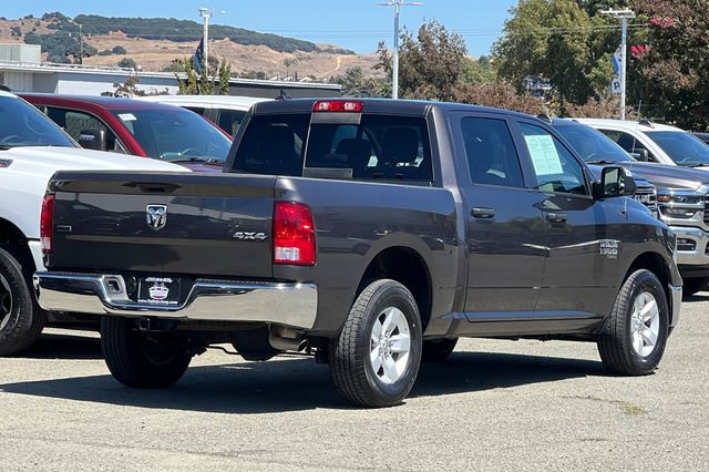 2023 Ram 1500 Classic SLT photo 4