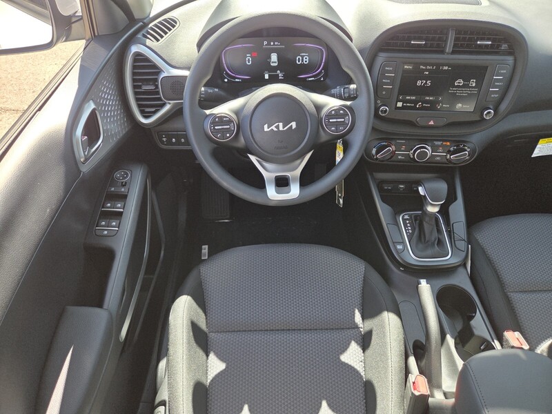 2025 Kia Soul LX S photo 6