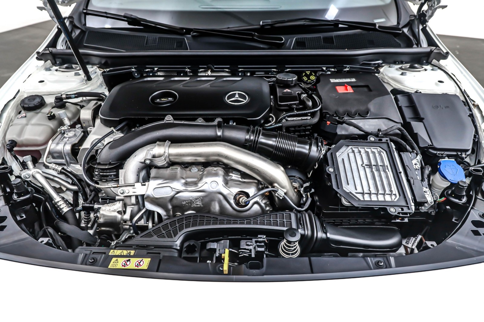 2025 Mercedes Benz CLA 250 photo 8