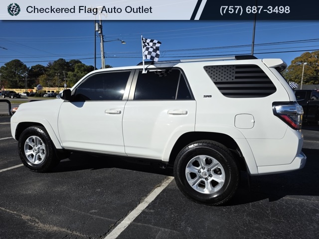 2021 Toyota 4Runner SR5 photo 4