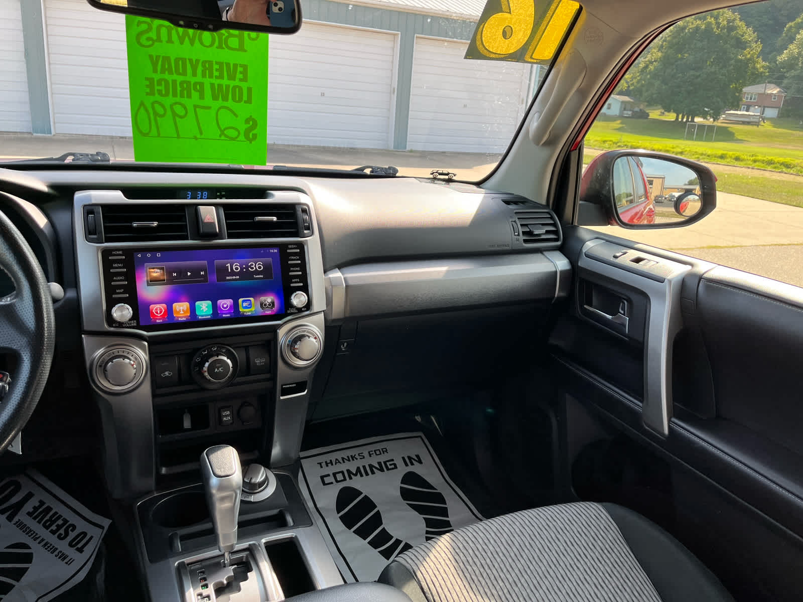 2016 Toyota 4Runner SR5 photo 23