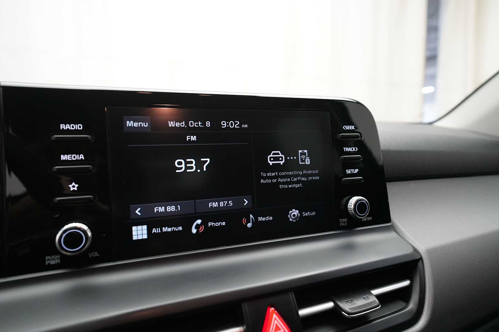 2024 Kia Seltos LX photo 2