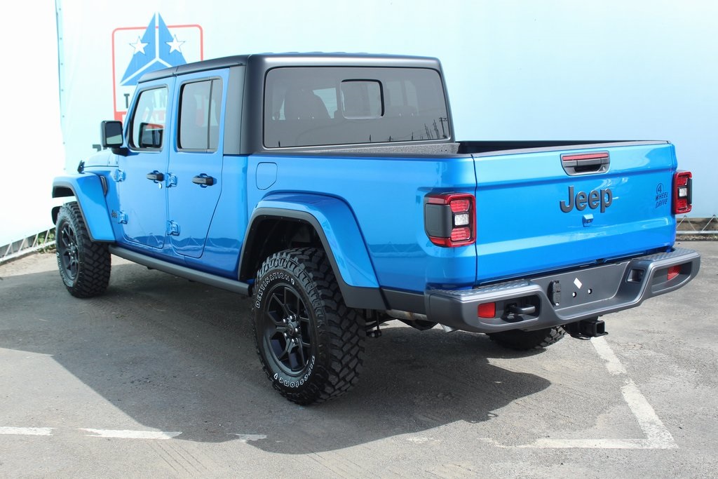 2025 Jeep Gladiator Willys photo 4