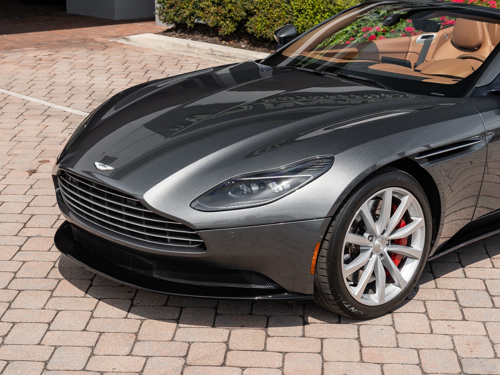 2019 Aston Martin DB11 AM5 photo 5