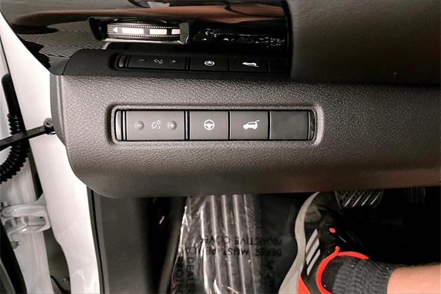 2025 Nissan Pathfinder SV photo 27