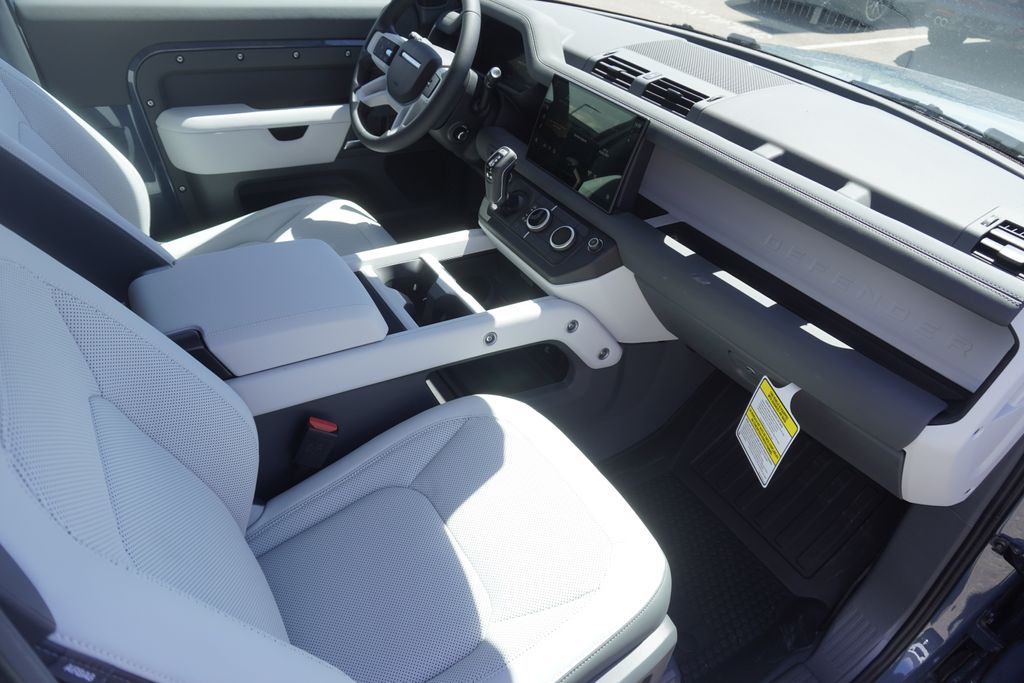 2025 Land Rover Defender 90 X-Dynamic SE photo 20
