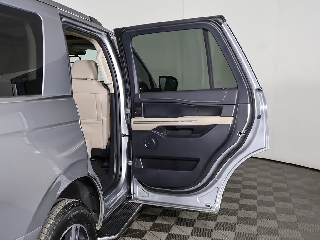 2022 Ford Expedition Limited photo 26
