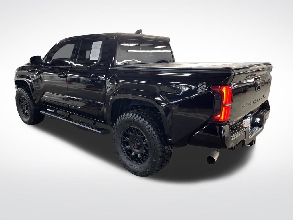 2025 Toyota Tacoma SR5 4x4 photo 3