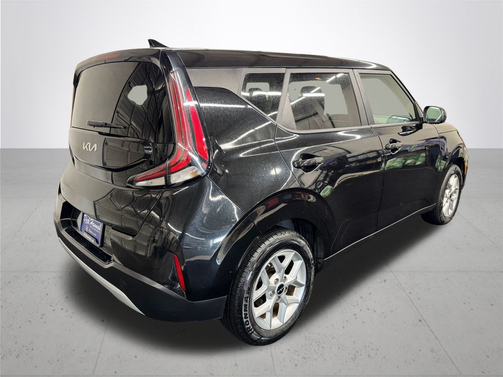 2023 Kia Soul LX photo 5