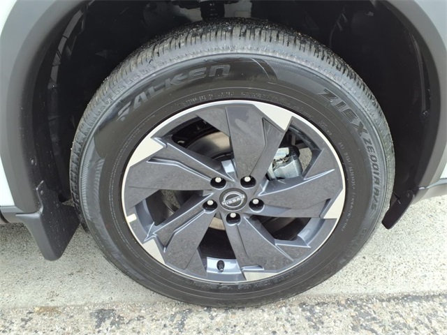 2026 Nissan Rogue SV photo 4
