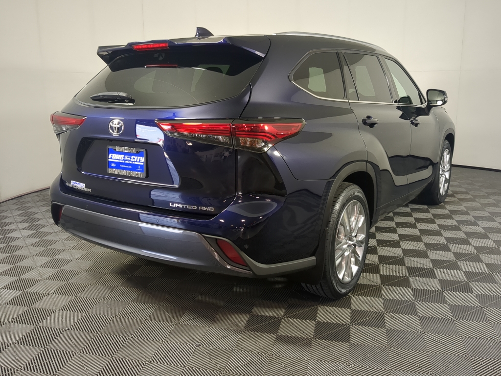 2022 Toyota Highlander Limited photo 9