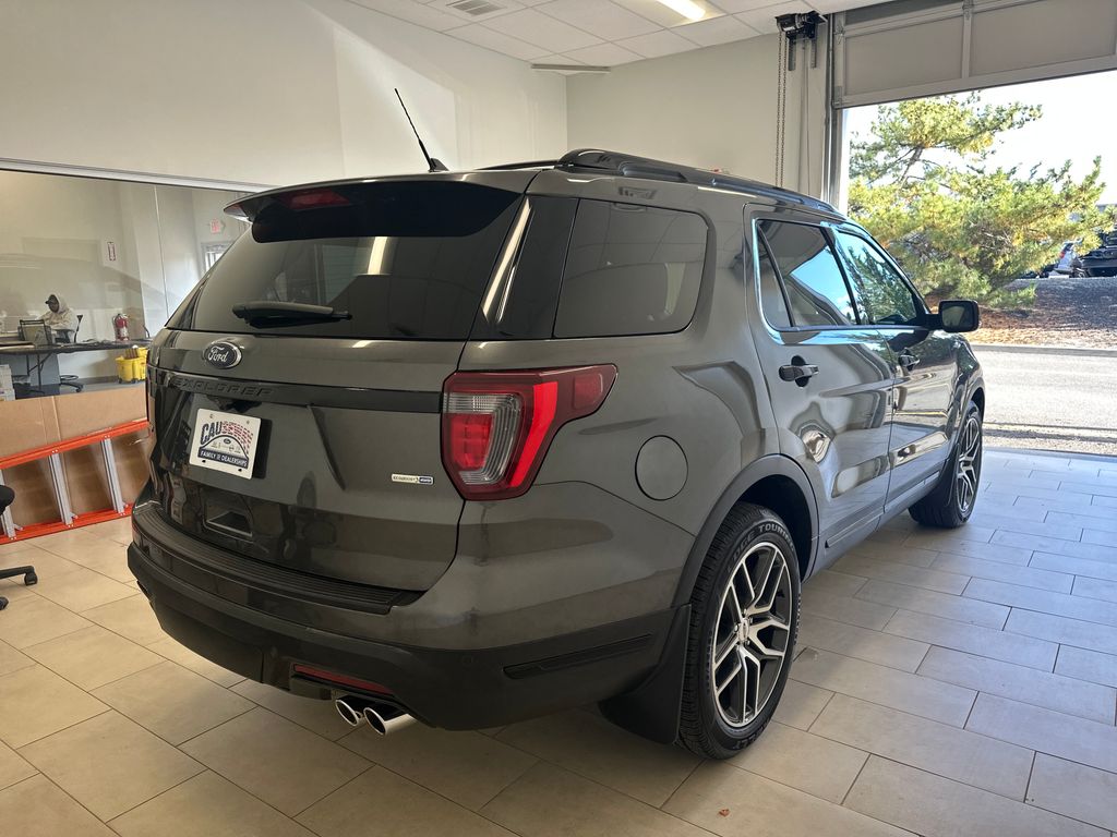 2019 Ford Explorer Sport photo 4
