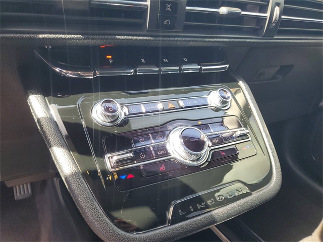2021 Lincoln Corsair Standard photo 20