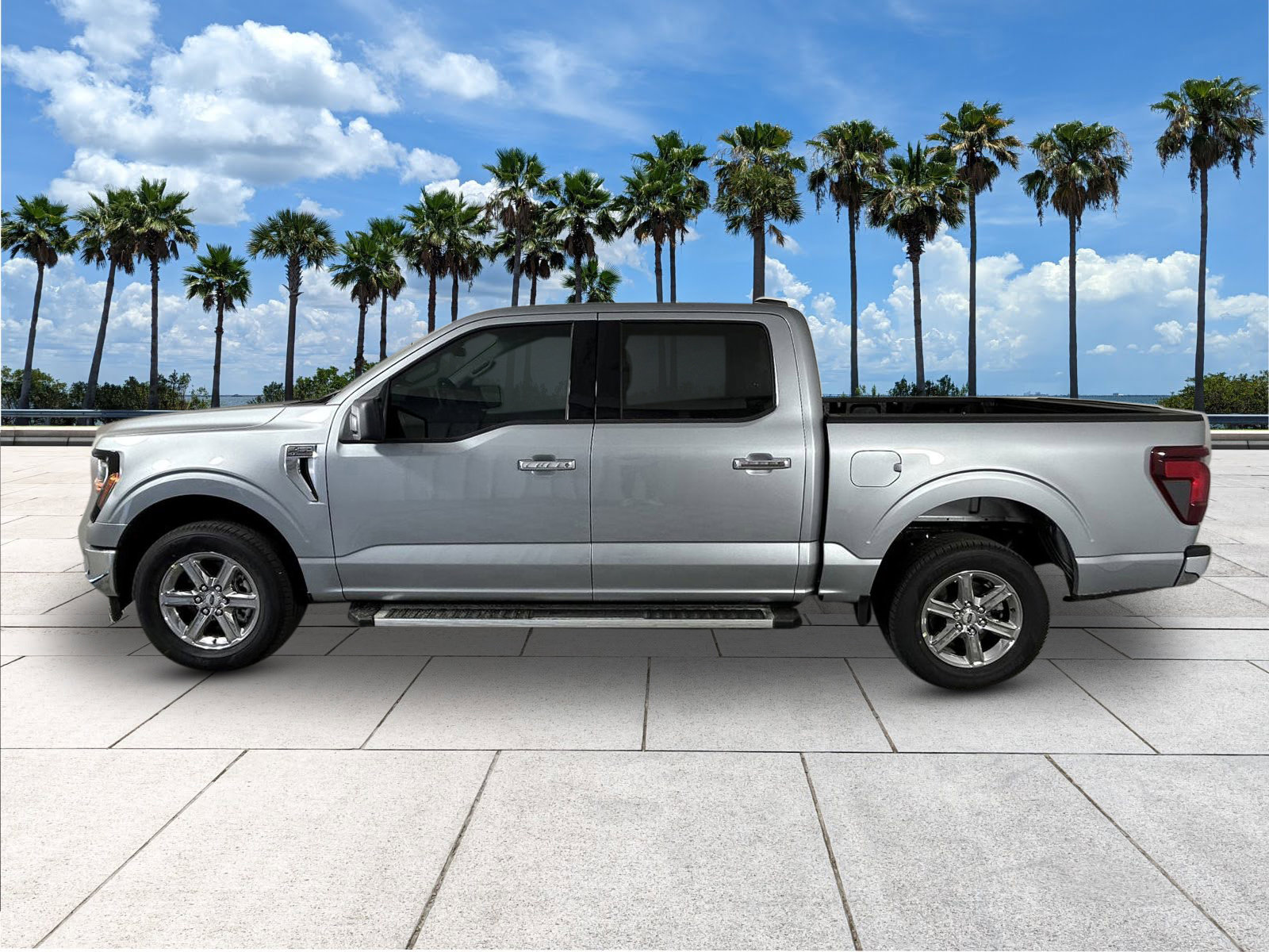 2025 Ford F-150 XLT photo 5