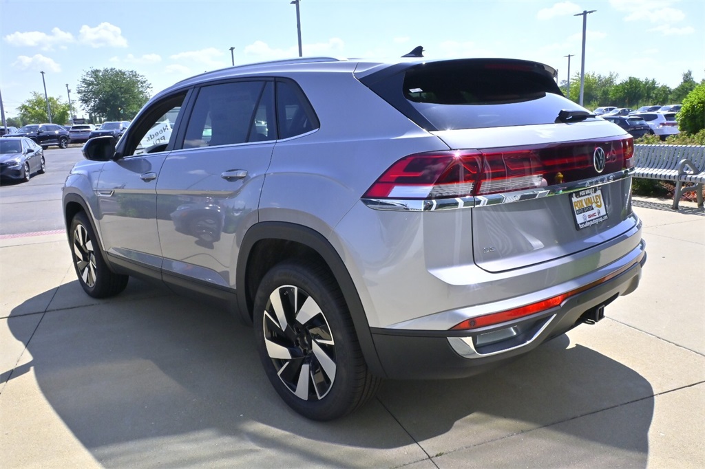 2026 Volkswagen Atlas Cross Sport SE Technology photo 3