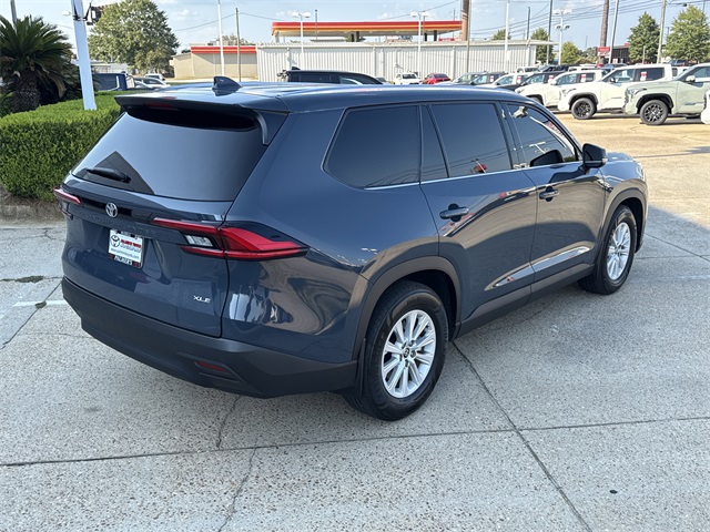 2024 Toyota Grand Highlander XLE photo 2