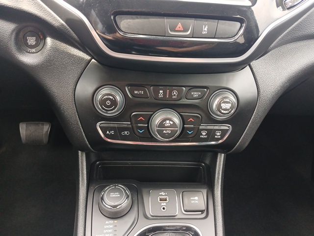 2022 Jeep Cherokee Limited photo 17