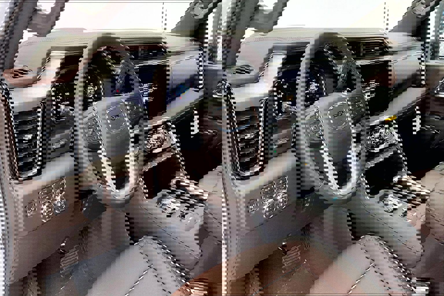 2026 Gmc Sierra 3500 HD Denali photo 3