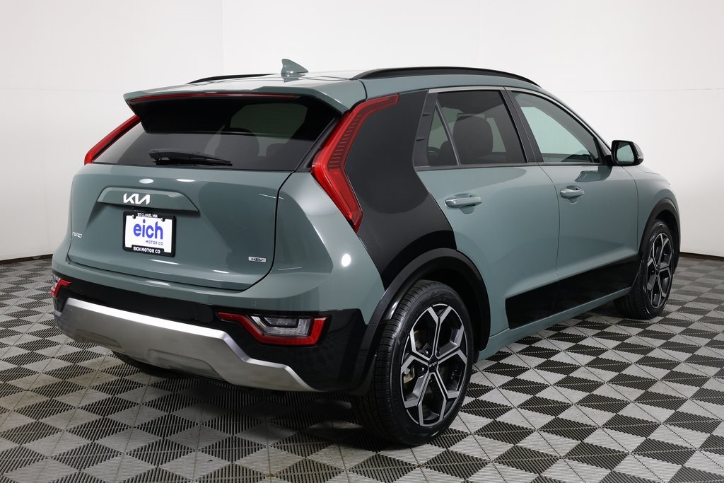 2023 Kia Niro SX Touring photo 2