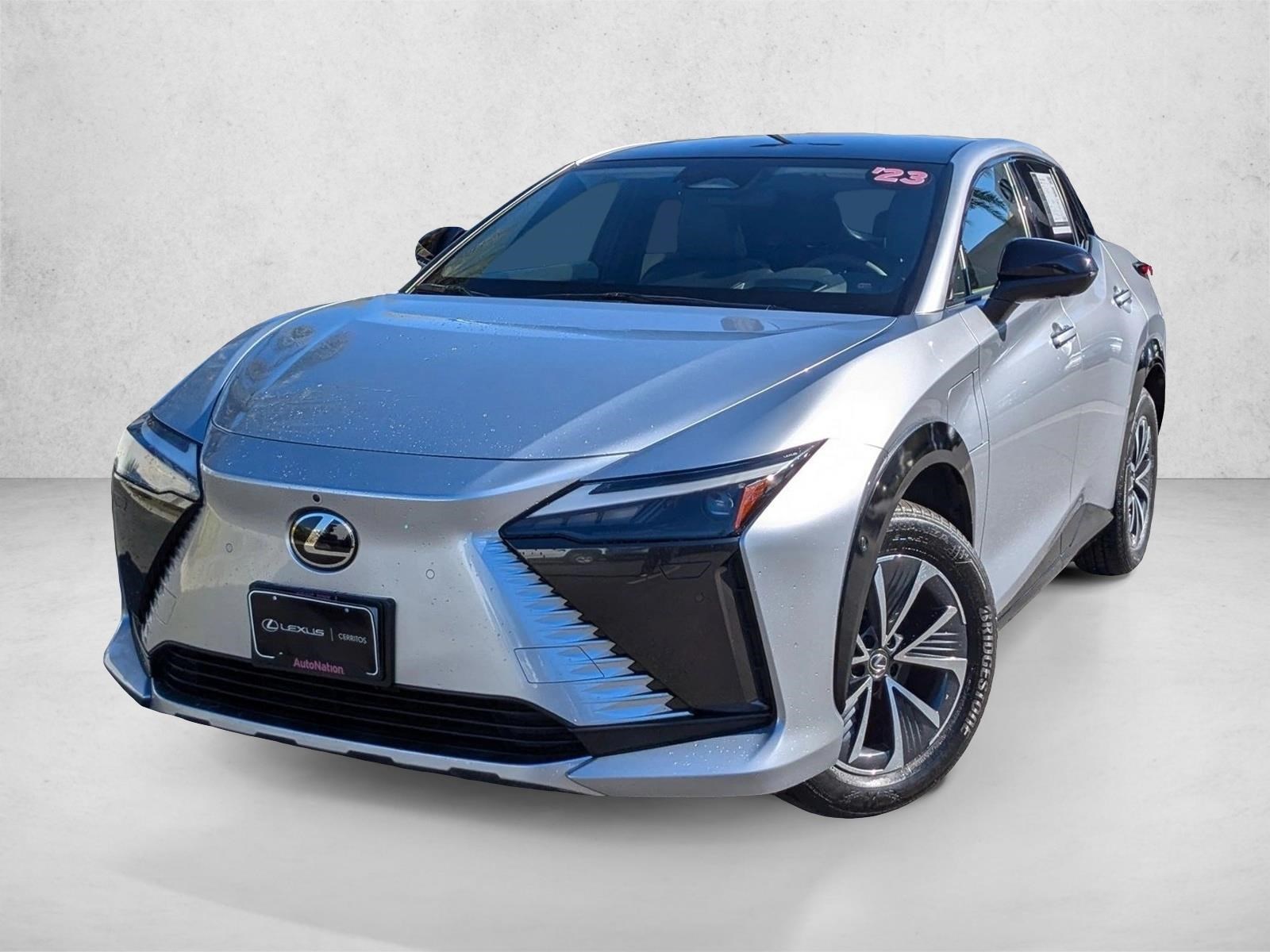 2023 Lexus RZ Premium's photo