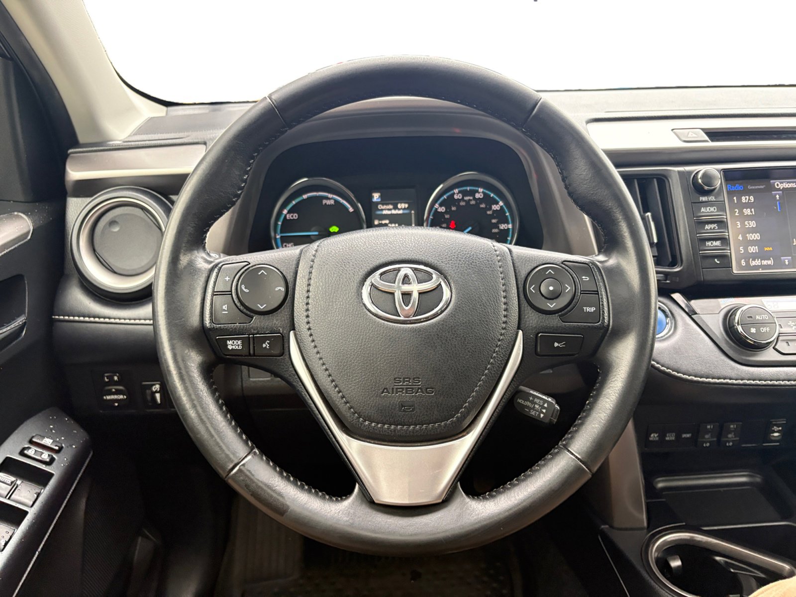 2018 Toyota RAV4 Hybrid XLE photo 5