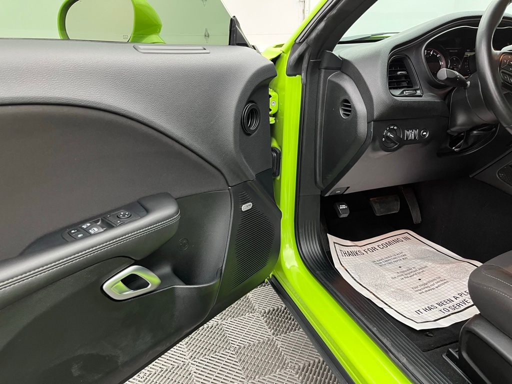 2023 Dodge Challenger GT photo 13