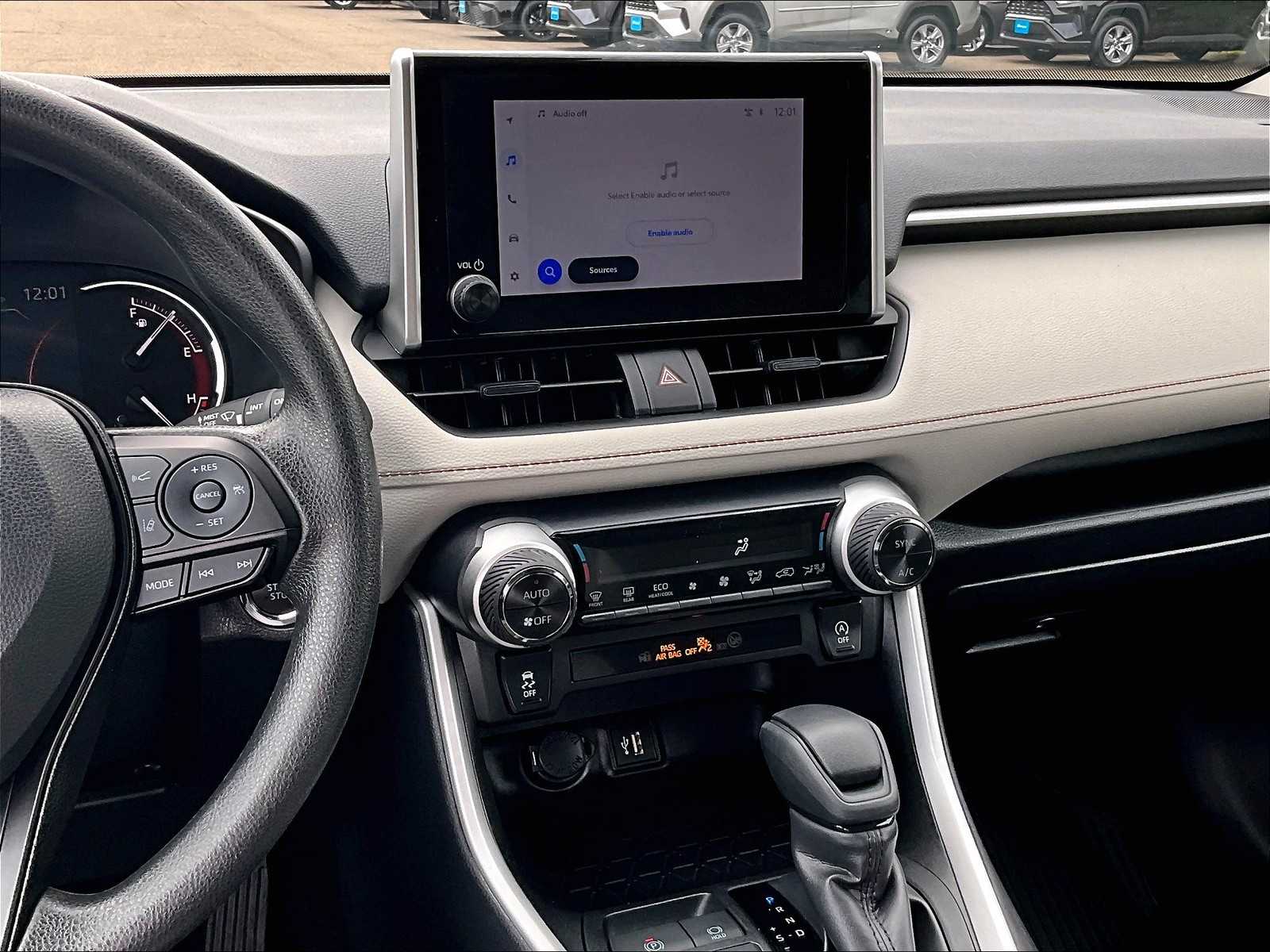 2025 Toyota RAV4 XLE photo 18