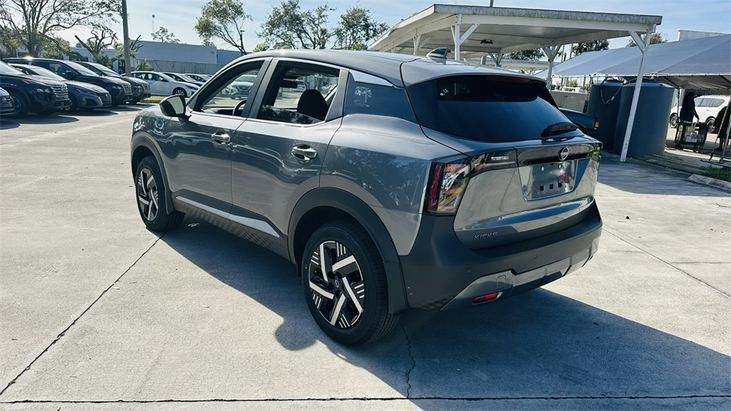 2026 Nissan Kicks SV photo 2