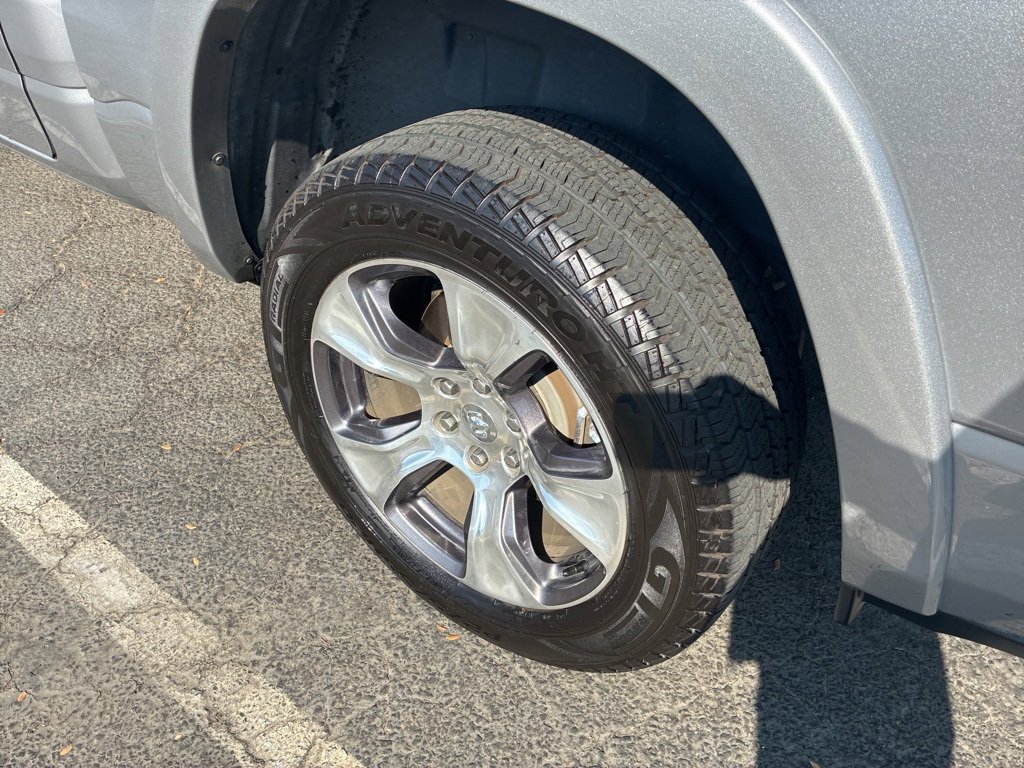 2019 Ram 1500 Laramie photo 9